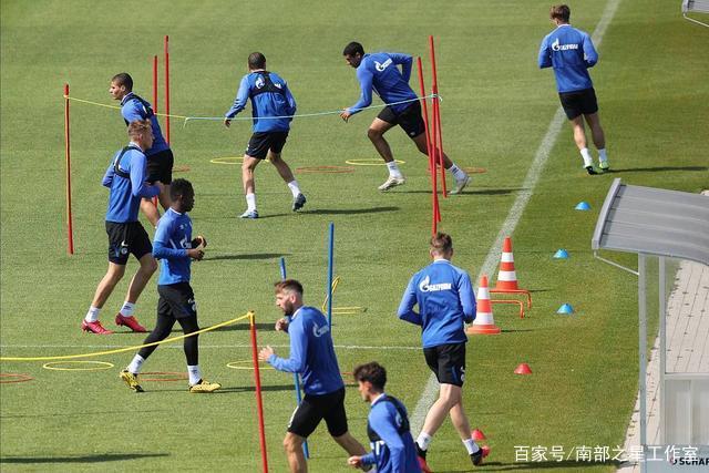 队友哄笑 盖耶不满FC27仅获80分怒称要改玩PES